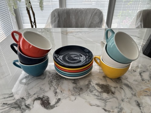 Cappuccino coffee cups and - 6,