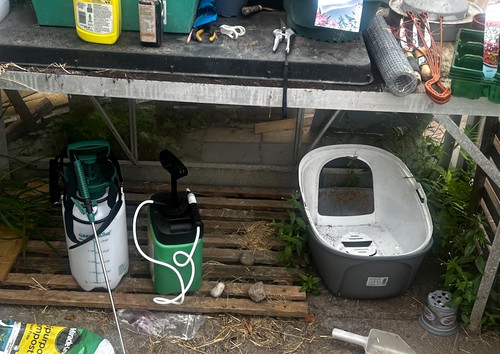 Aluminium green house staging/