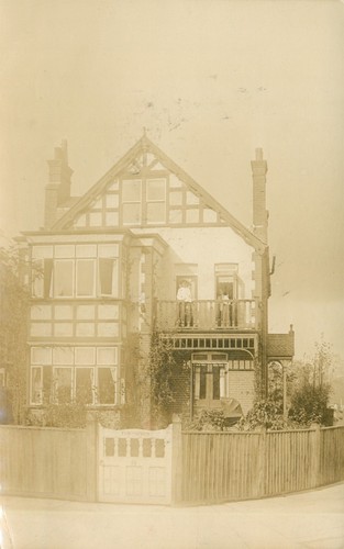 Edwardian house tempsford pram - house,
