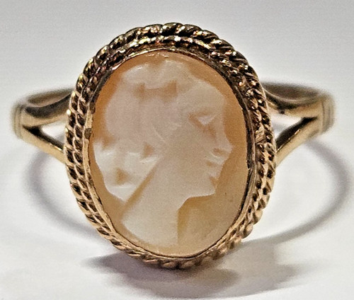 9ct yellow gold - 9ct, cameo