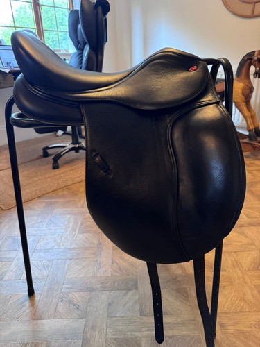 Dressage saddle medium - dressage, 17.5