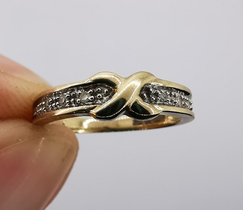 9ct gold diamond crossover - 9ct,