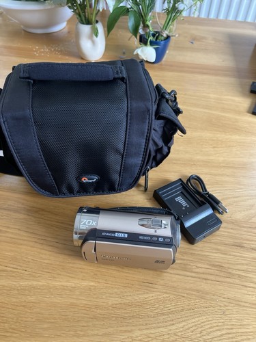 Panasonic sdr s26 handycam - panasonic,