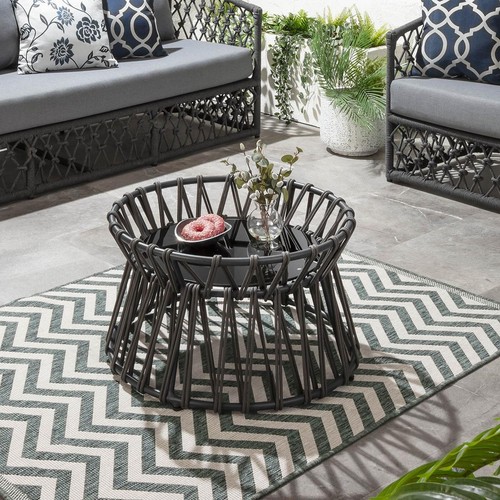 Outdoor round patio garden - round,