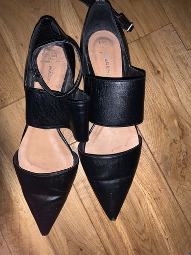 Black leather pointed closed