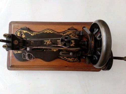 Antique singer model - ,
