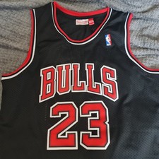Mitchell ness chicago bulls - mitchell,
