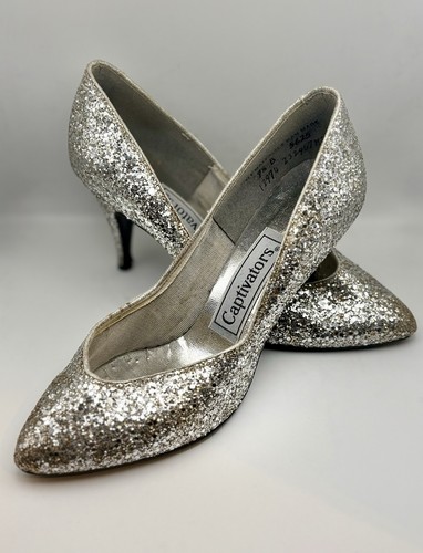 Vintage 1960s captivators - vintage,