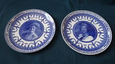 PAIR OF COLLECTORS PLATES - THE QUEEN MOTHER & QUEEN ELIZABETH II GOLDEN JUBILEE