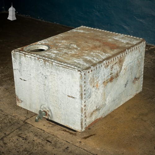 Water tank with - tank, riveted