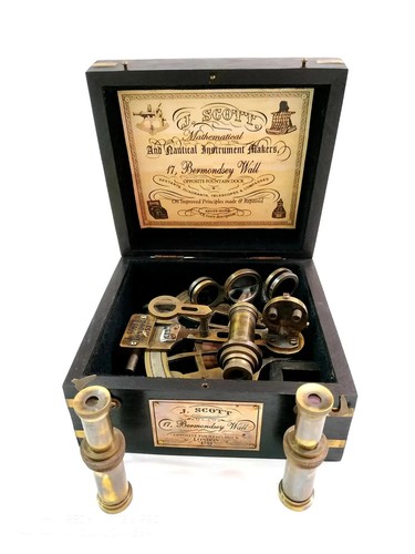Working sextant wooden box - wooden,