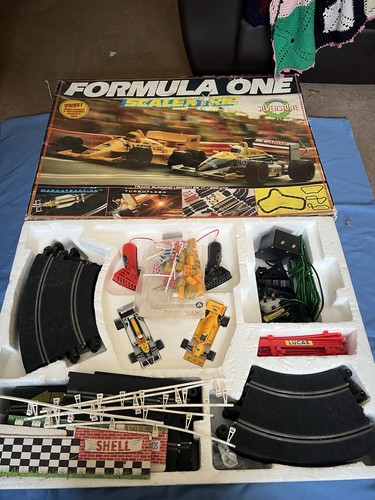 Scalextric formula one - scalextric,