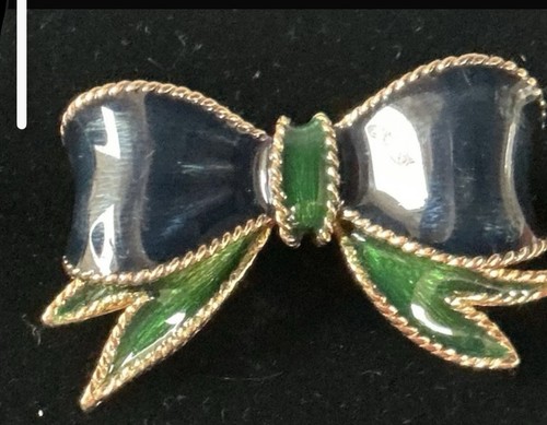 Signed sphinx bow - sphinx, brooch