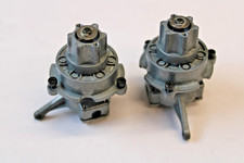 TAMIYA VINTAGE TOYOTA HILUX & BLAZING BLAZER  FRONT ADJ HUBS  COMBINED SHIPPING