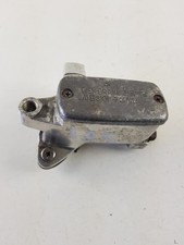 Front brake master cylinder