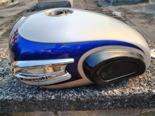 Kawasaki w650 fuel tank - kawasaki,