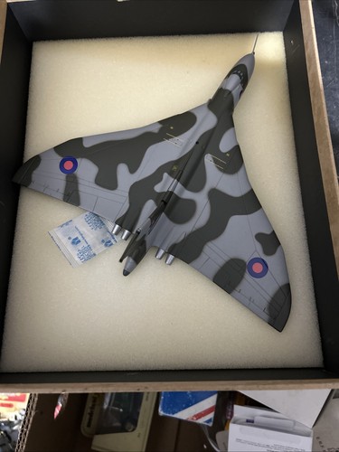 Avro vulcan raf squadron - avro, 44