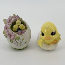 Vtg Bundl Chicks In An Egg And