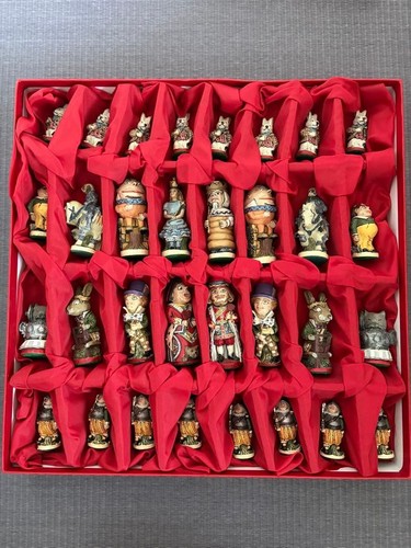Alice chess set - alice,