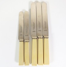 5 Vintage Winegartens Table