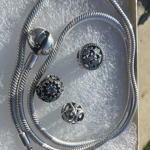 Pandora piece lot includes - 5, lot-includes