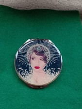 A Clinton's Art Deco Compact
