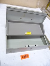 7487.     Vintage Cash Box No