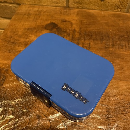 Blue race car yumbox original - race,