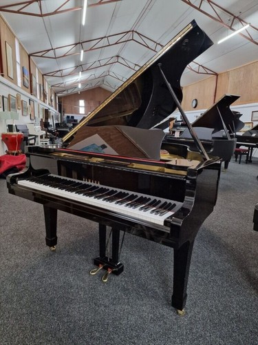 Yamaha grand piano - g3,