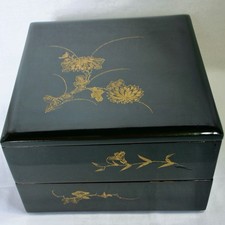 Antique  urushi  “chinkin”