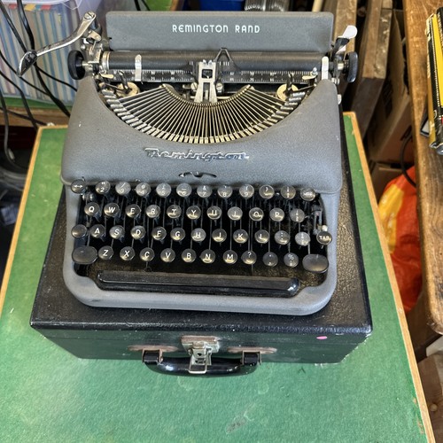 Remington rand deluxe - deluxe, model
