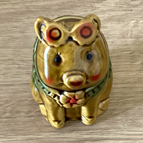 Gold green red ceramic - &,