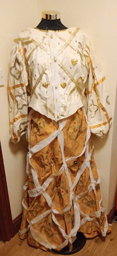 Elizabethan jacobean decorated - jacobean,