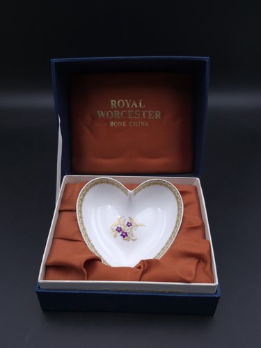 Royal worcester hand - royal, painted
