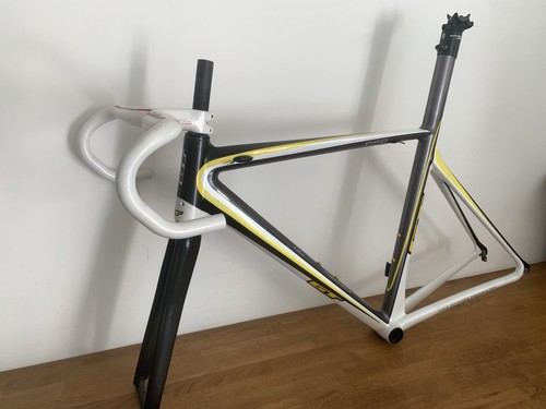 New pro carbon road frame - frame, +