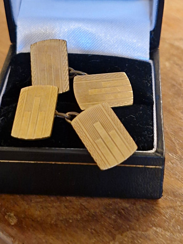 Men gold tone metal - tone,