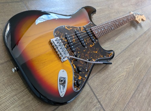 Elegant fender squier - elegant,