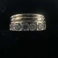 750 18ct Yellow Gold with 7