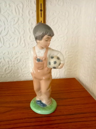 Lladro nao figurine wanna play - lladro,