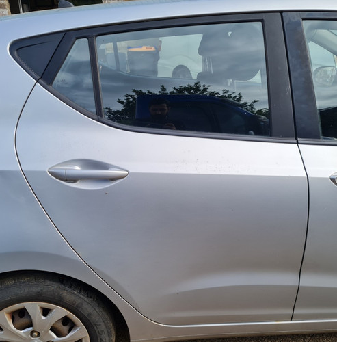 Hyundai i10 driver side - driver, rear