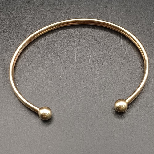 9ct gold torque bangle - gold,