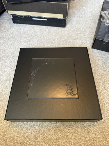 Metallica the black album - black,