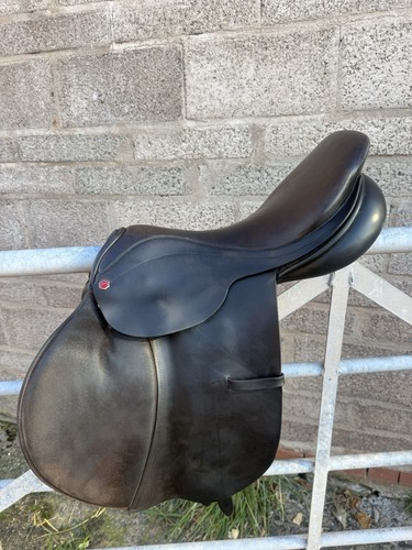 Albion jump saddle 17 - k2,