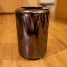 Apple Mac Pro 6,1 Intel Xeon 6 Core 3.5 16GB RAM 512GB SSD FirePro D500