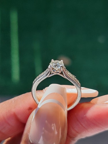 Brand new carat round - brand,