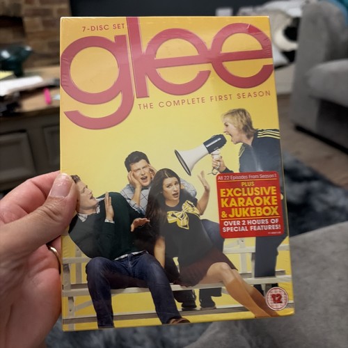 Glee the complete first season - complete,