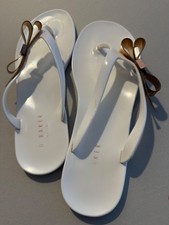 WHITE TED BAKER FLIP-FLOPS