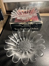 2 X Dartington Shallow Daisy