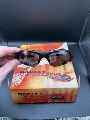 Oakley thump 128mb matte black - oakley,