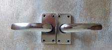 1 VINTAGE PAIR RECLAIMED ALUMINIUM DOOR LEVER HANDLES 1960'S RETRO & ORIGINAL